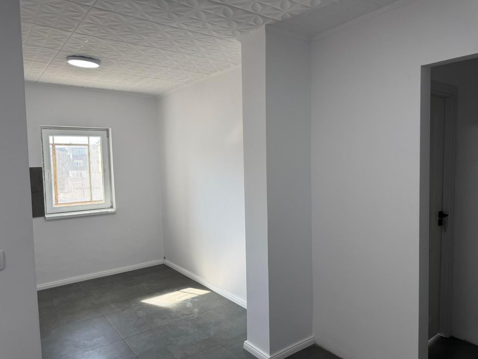 2 camere, Bd.DACIA, stradal,deasupra la notariat,schimb cu garsonieră