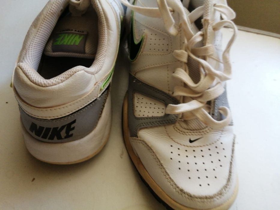 Adidasi nike din piele