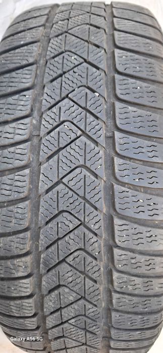 Anvelope iarnă 225/50/17, cu steluța bmw, runflat Pirelli Sottozero 3