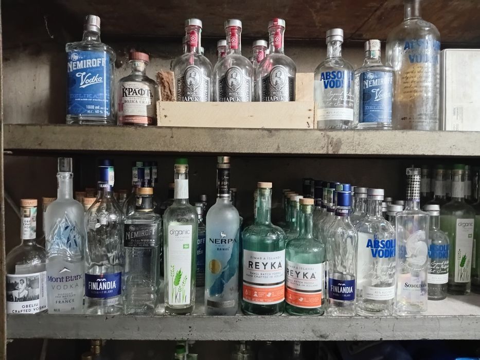 Бутылки разные от