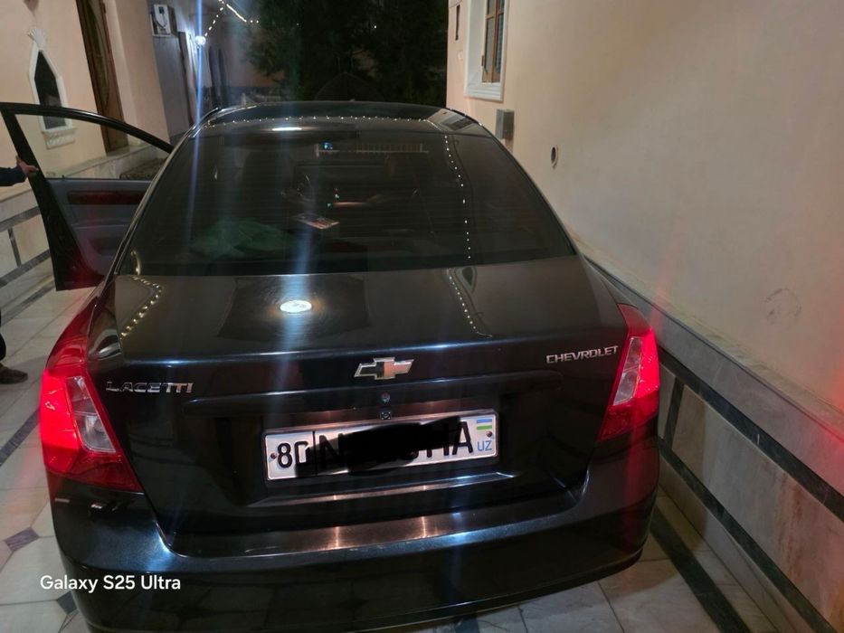 Лассети 1.8  срочна сотилади