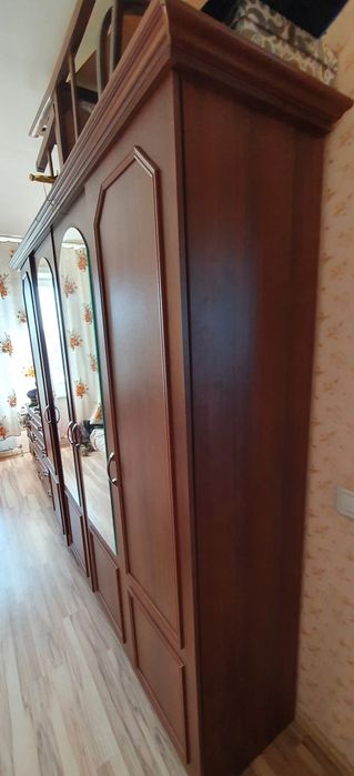 Шкаф много отделений