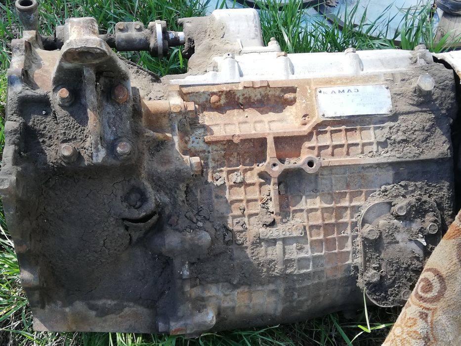 Коробка передач, блок двигателя.