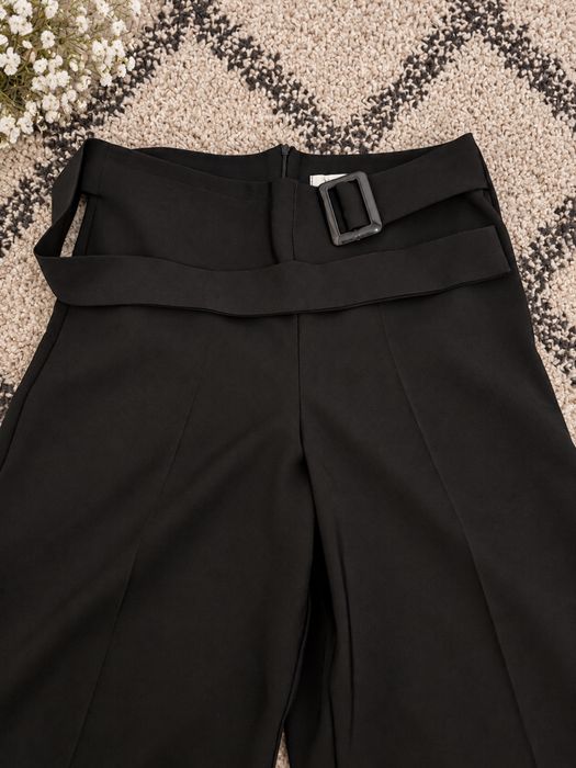 Pantaloni negri eleganți VICBEE M – croială largă, talie înaltă, curea