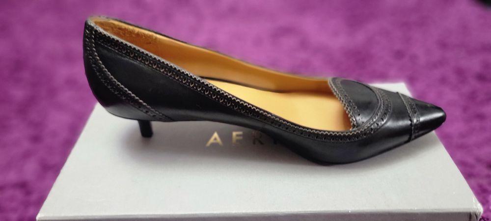 Pantofi eleganți AERIN din piele naturală, mărimea 41 – NOI, în cutie