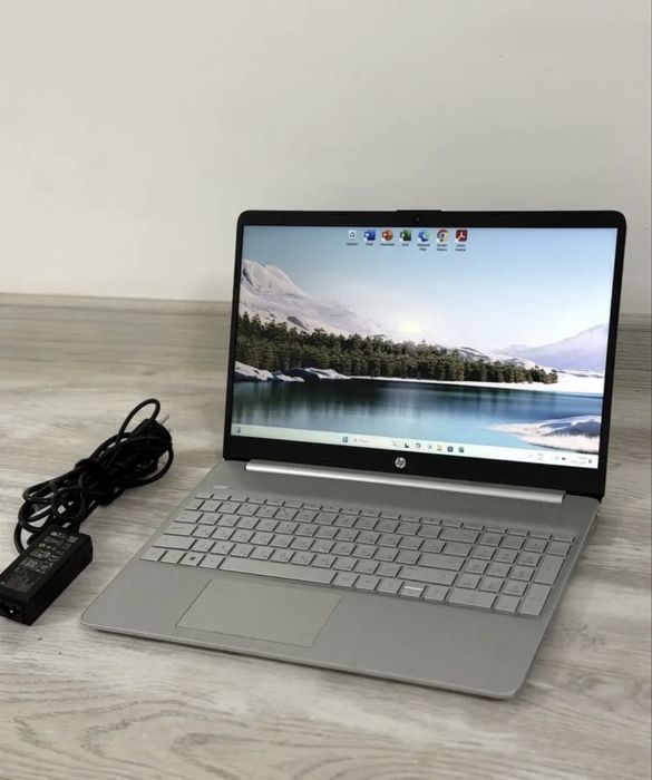 Продам ноутбук новой модели в отличном состоянии