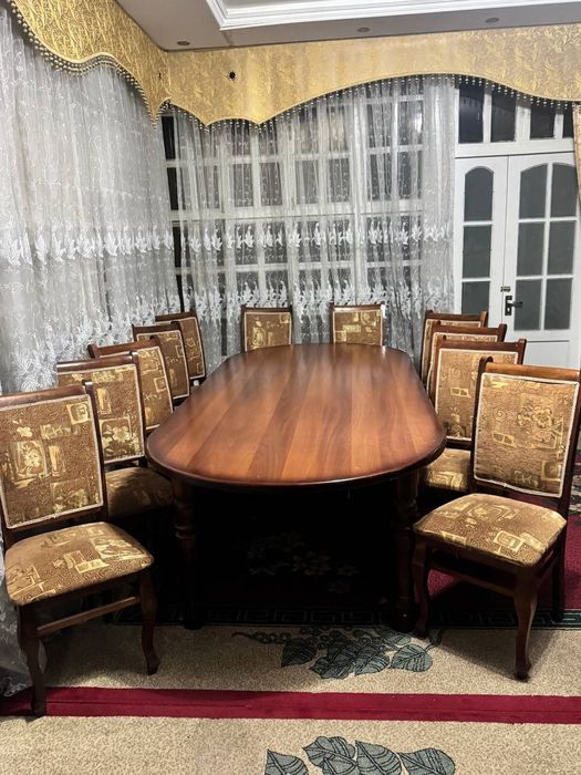 стол-стул 12тали сифати яхши оёги ечилади  хонтахта киса булади