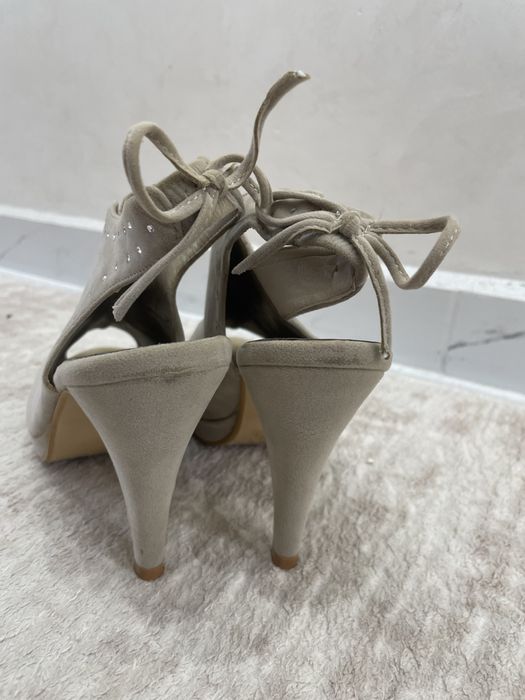 Сандали на ток -39 номер