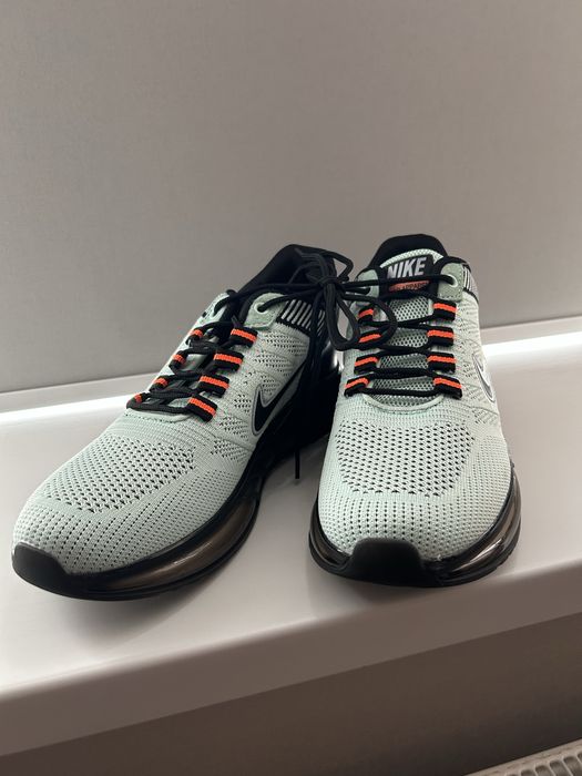 Кроссовки Nike новые