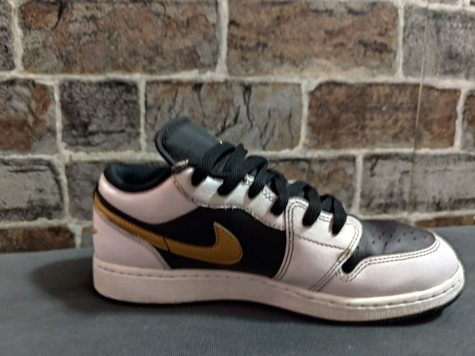 Jordan 1 low mărimea 39 (24.5 cm)
