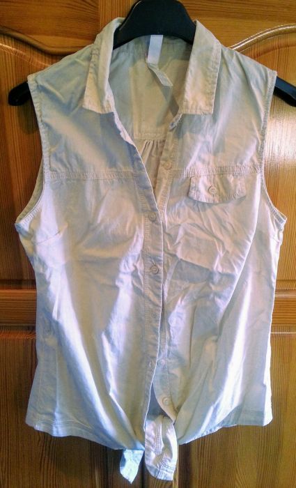 Черен к-кт: пола и блуза;Блузи:бяла дантелена и червена- "прилеп"...