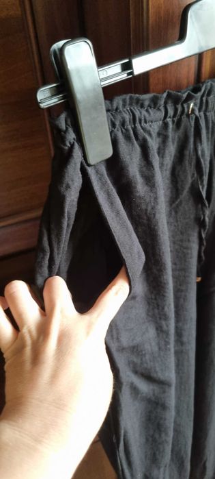 Pantaloni cu crac larg