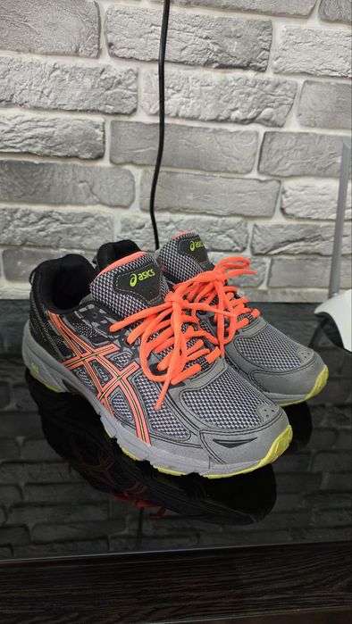 Оригинальные кроссы ASICS
