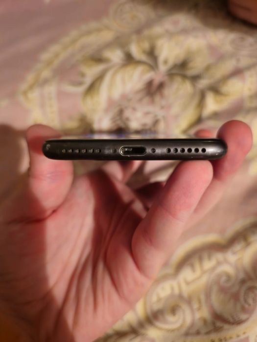 iPhone 8 64 gb 67 емкость