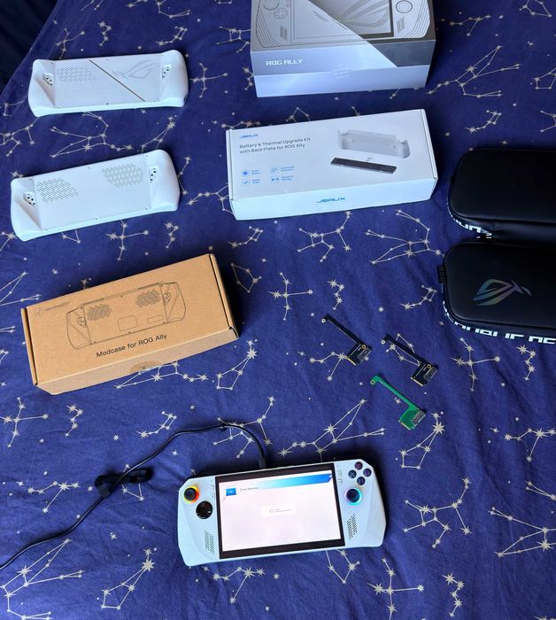 Продавам: ROG Ally Z1 Extreme с аксесоари и ъпгрейди