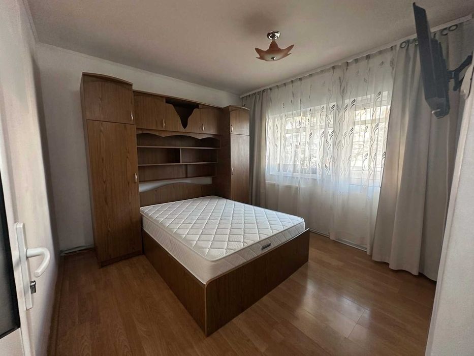 Apartament 3 Camere, Decomandat, Etaj 1, Lucian Blaga, intersecție cu Dem Rădulescu