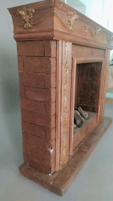 Камин декоративный.