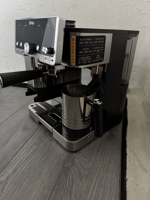 Комбинирана Кафемашина 3-в-1 Ninja Luxe Café Pro ES701EU Кафеавтомат (Еспресо, Филтър, Cold Brew)