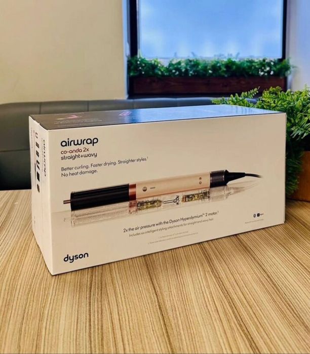 В наличии в новом цвете Dyson Co-Anda 2x со сменными насадками Мощный