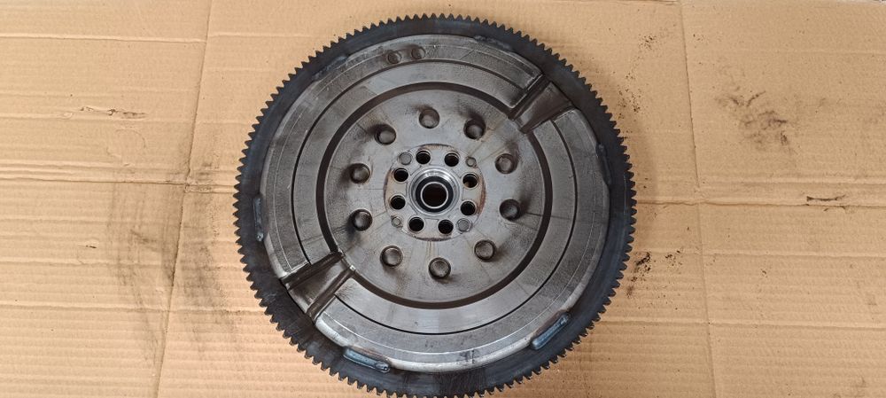 Аксесоари Ford S max,чистачки - Bosch,капачки Nissan,маховик Honda Crv