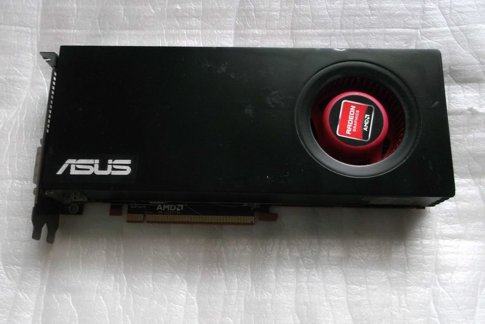 Placa video gaming 2gb ddr5/128 bits Nvidia/Amd