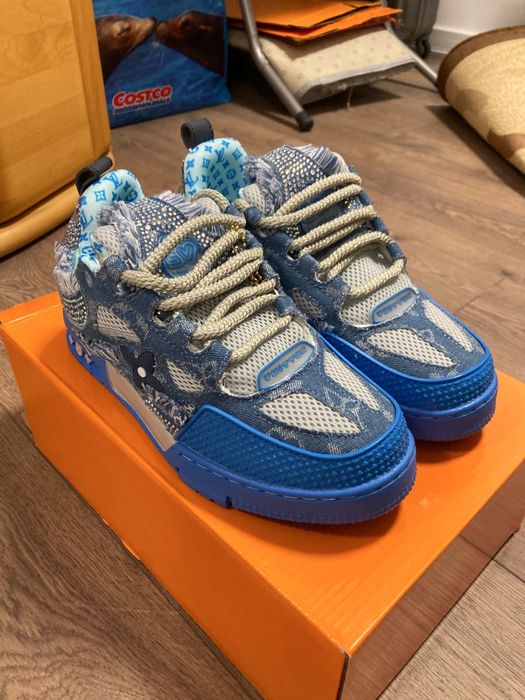 Lv skate pe albastru