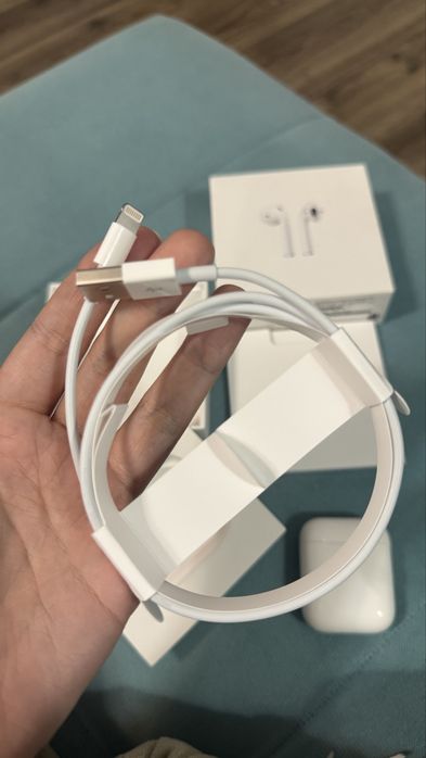 AirPods 2 (оригинал) + НОВЫЙ кабель Lightning
