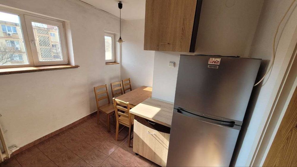 Birou Spatiu de locuit NEMOBILAT de inchiriat 2 camere apartament