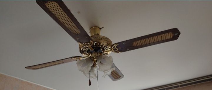 Люстры 2 шт. Продаётся