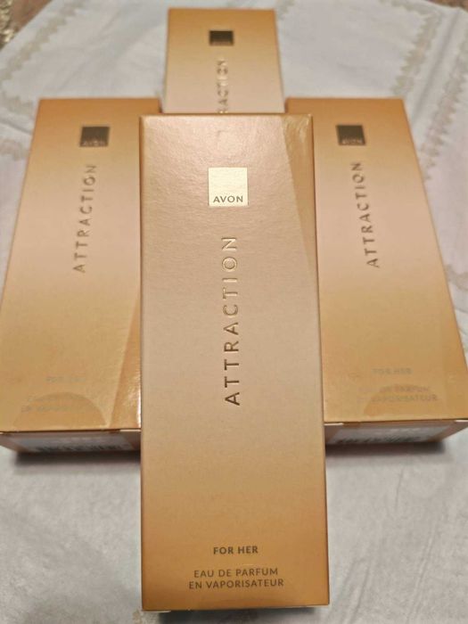 Vand parfumuri femei Avon