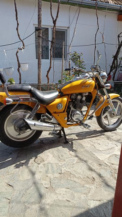 Vând motocicletă