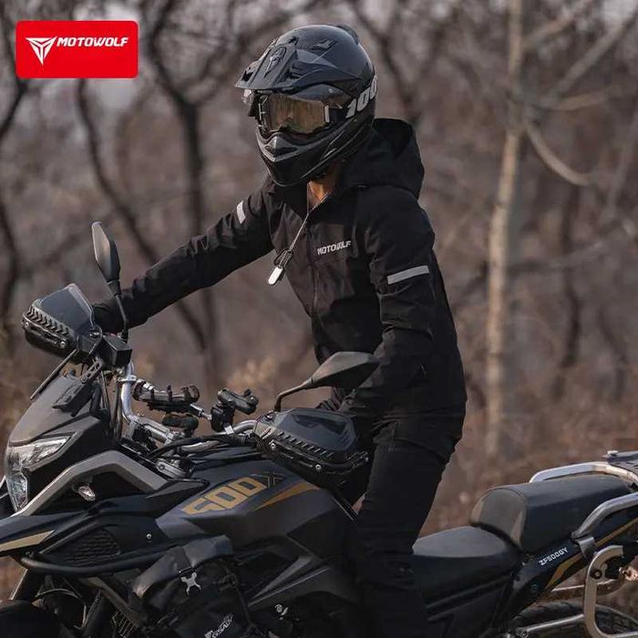 Geaca moto impermeabila protectii umeri coate spate certificate CE