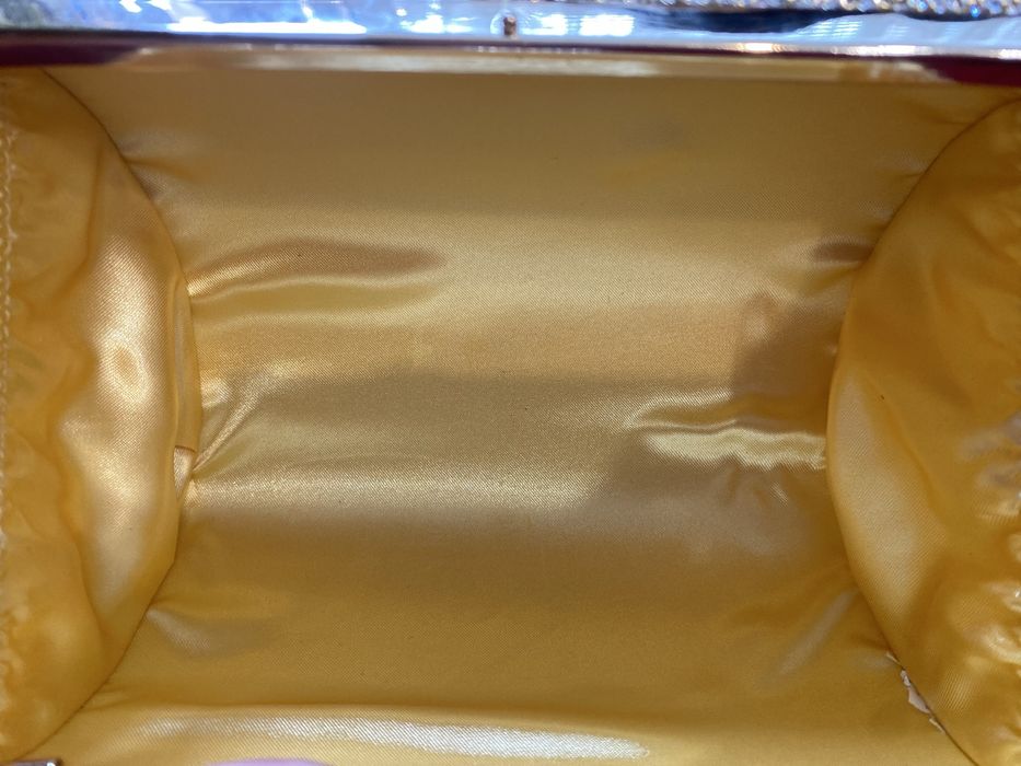 златна клъч чанта -Нова