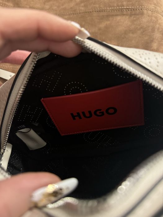Нова чанта Hugo Boss