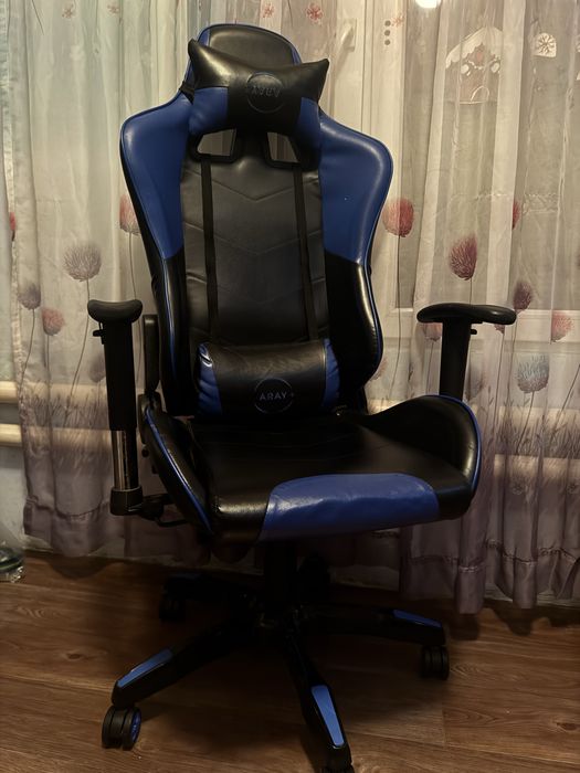 Компьтер с игровым креслом