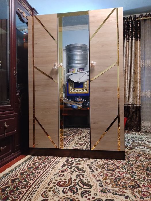 Шкаф ва купе сотилади