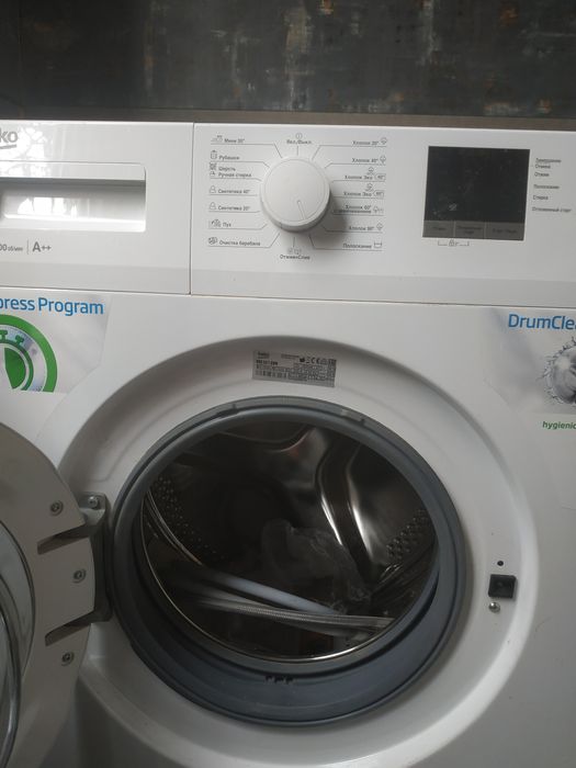 Продаю стиральную машину