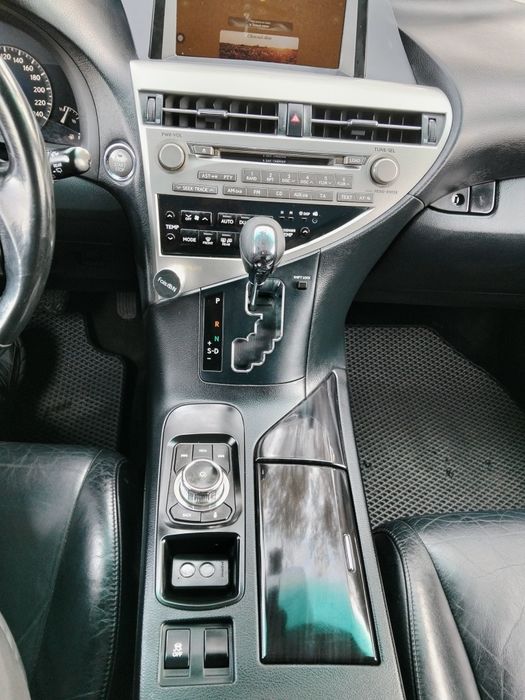 Продам lexus rx270