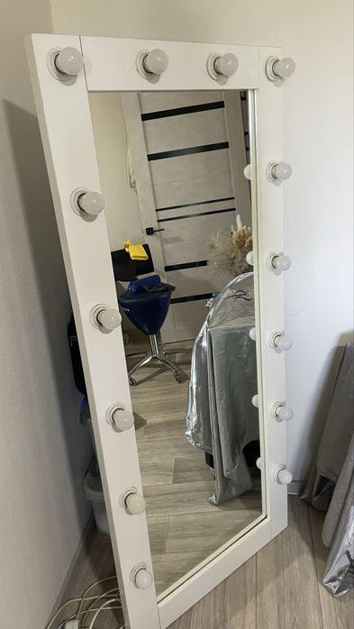 Напольное гримёрное зеркало