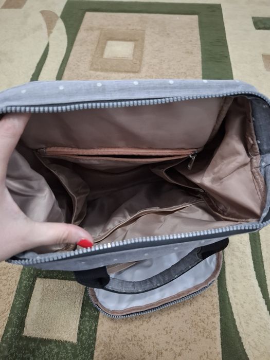 Ghiozdan pentru mame de bebelusi