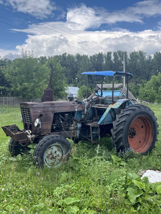 Мтз трактор на ходу
