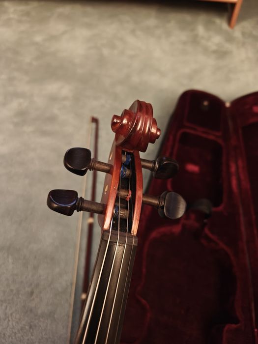 Vioară ca și nouă