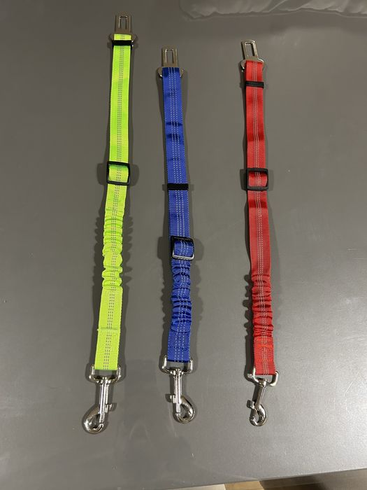 Centura siguranta elastica pentru caini