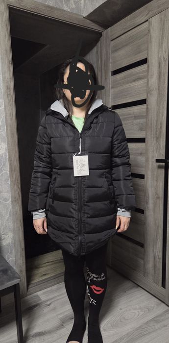 Продам демисезонную новую женскую куртку р. 44.