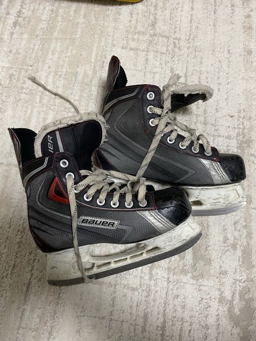 Продам коньки Bauer Vapor X30