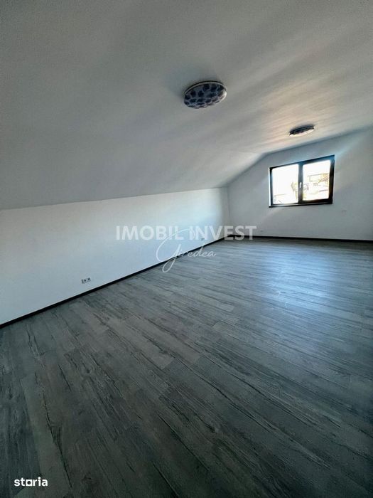 Duplex P+1, 5 camere, 214 mp Utili, Terasa si Curte Privata