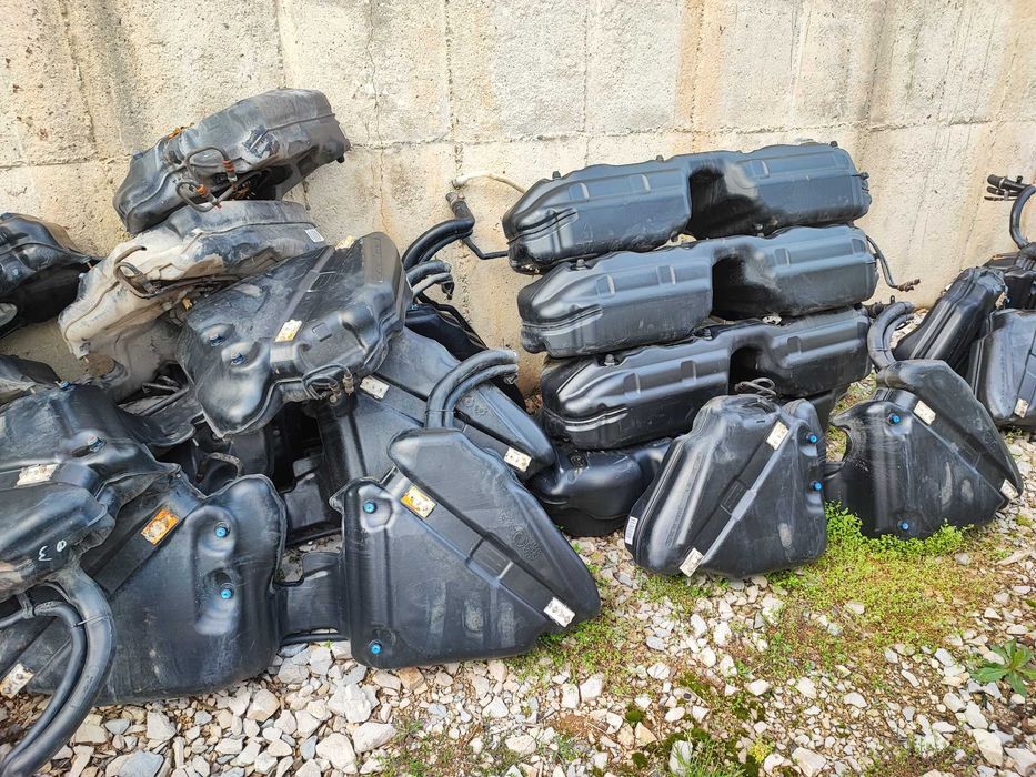 Ауспуси и резервоари от Мерцедес