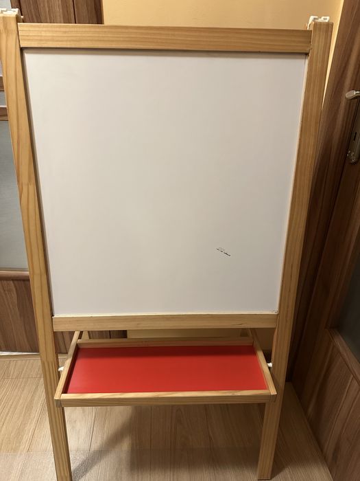 Tabla IKEA pentru copii