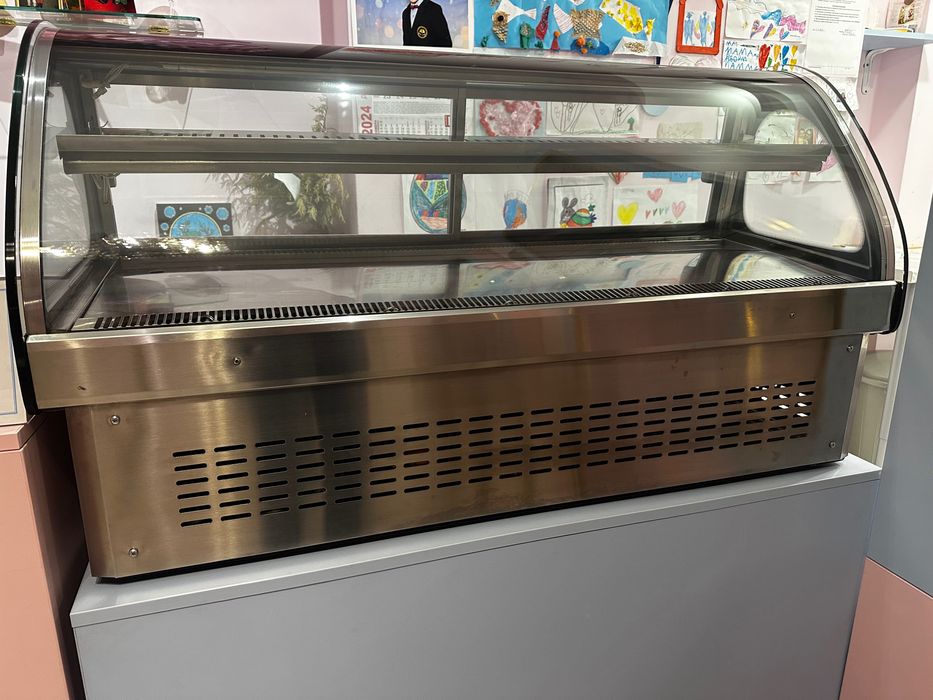 Хладилна витрина