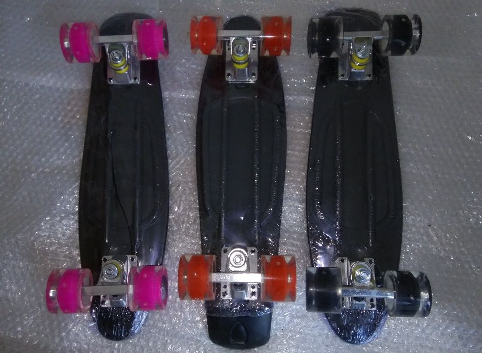 Пениборд скейтборд СВЕТЕЩИ всички цветове в комбинация Penny Board